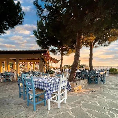 Modern Db12 - Aether, Overlooking Communal Pool In Heart Of Aphrodite Hills