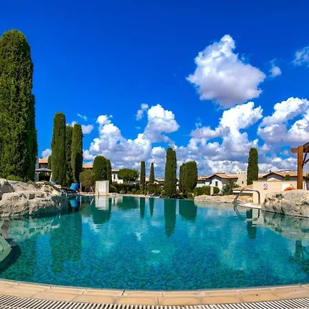Apartment Modern Db12 - Aether, Overlooking Communal Pool In Heart Of Aphrodite Hills Kouklia